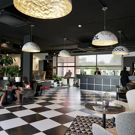 Golden Tulip Roissy Witz