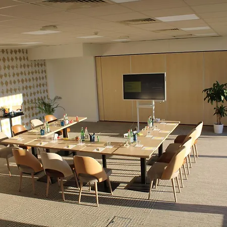 Golden Tulip Roissy Witz 4*
