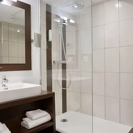 Golden Tulip Roissy Witz Hotel