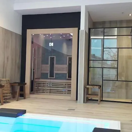 Golden Tulip Roissy Witz Hotel
