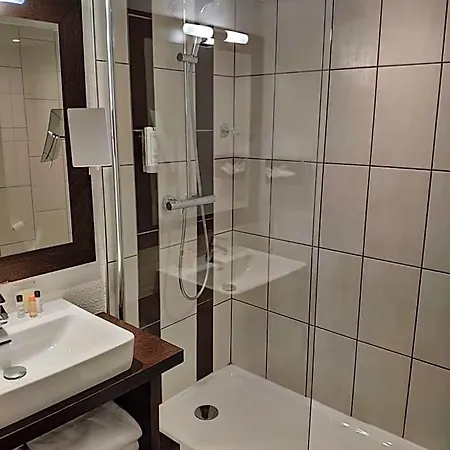 Golden Tulip Roissy Witz