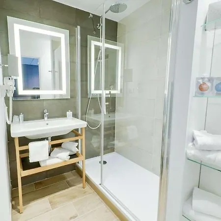 Golden Tulip Roissy Witz Hotel 4*